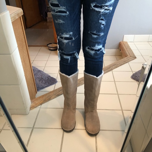AMERICAN Eagle Suede Boots - Picture 1 of 8